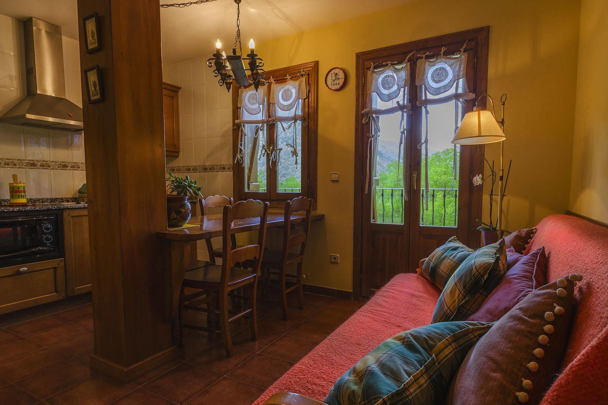 Casa Martin Ordesa Guest House Sarvisé Eksteriør bilde