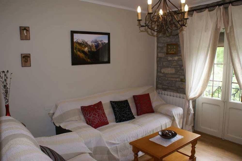Casa Martin Ordesa Guest House Sarvisé Eksteriør bilde